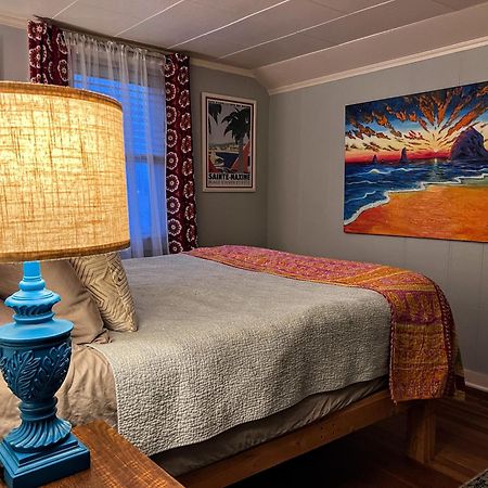 Seafare Hotel Seaside Bagian luar foto
